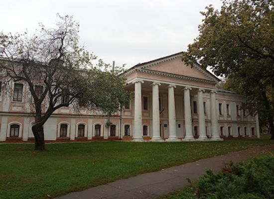 ukraine/chernihiv/landmark/budynok-arkhiyepyskopa