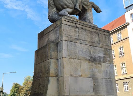 poland/opole/landmark/monument-to-postal-workers-killed-in-world-war-1