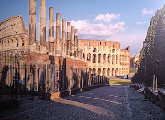 italy/rome/landmark/insula-romana