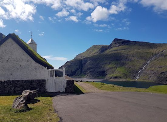 faroe-islands/hvalvik/landmark/saksun-church