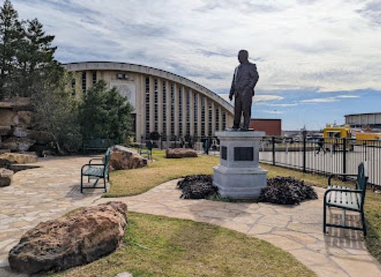 oklahoma/kiamichi-country/landmark/centennial-building-oklahoma-state-fair-grounds