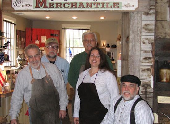 illinois/illinois-ozarks/landmark/old-blacksmith-shop