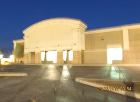illinois/central-illinois/landmark/white-building-bloomington-illinois