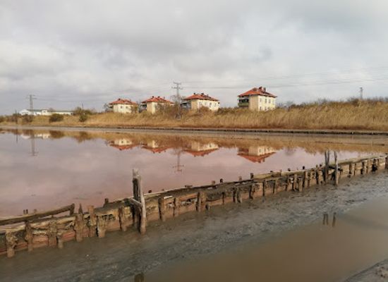 bulgaria/burgas-region/landmark/burgas-salt-pans