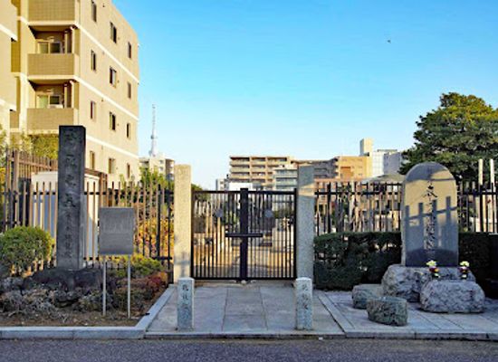 japan/tokyo/landmark/cenotaph-for-the-tokyo-raid