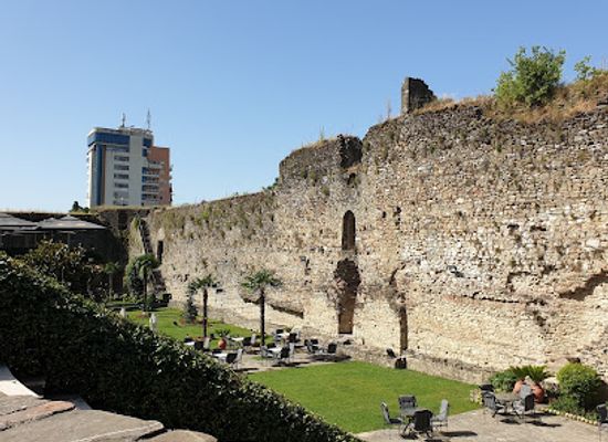 albania/chameria/landmark/elbasan-castle