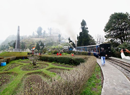 india/darjeeling/batasia-loop/landmark/gorkha-war-memorial
