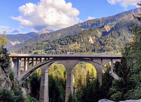 switzerland/graubunden/landmark/gorge-gronda