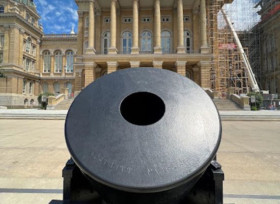 iowa/des-moines/east-village/landmark/civil-war-mortar