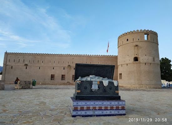 oman/al-hajar-ash-sharqi/landmark/quriyat-castle