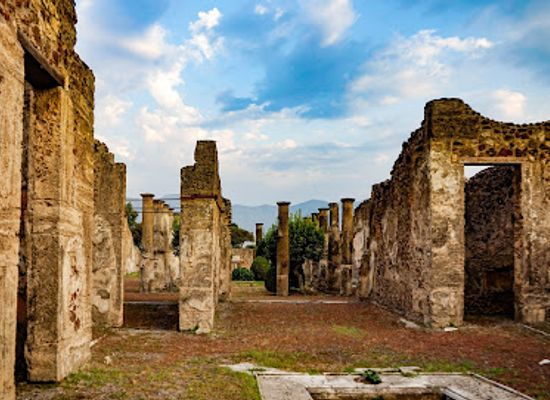 italy/pompeii/landmark/garden-of-the-fugitives