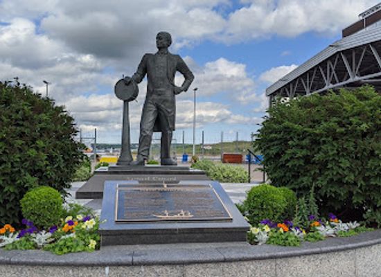canada/atlantic-canada/landmark/samuel-cunard-statue