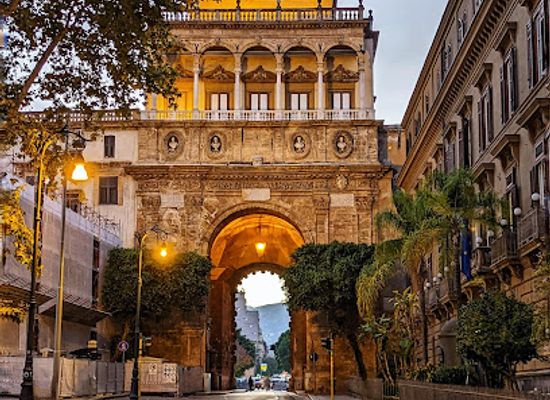 italy/palermo/la-loggia/landmark/porta-nuova