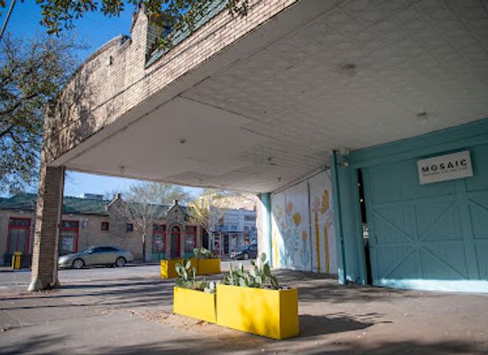 texas/dallas/bishop-arts-district/landmark/mosaic-makers-collective