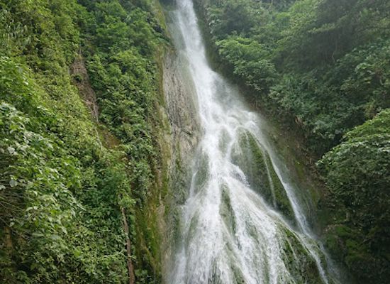 vanuatu/sola/landmark/evergreen-cascades-waterfall