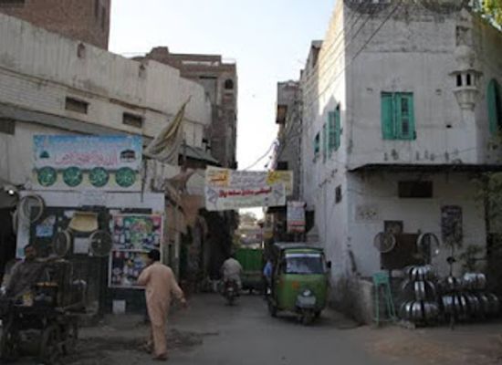 pakistan/lahore/gulberg/landmark/yakki-gate