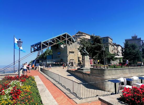 san-marino/monte-lupo/landmark/monumento-a-bartolomeo-borghesi