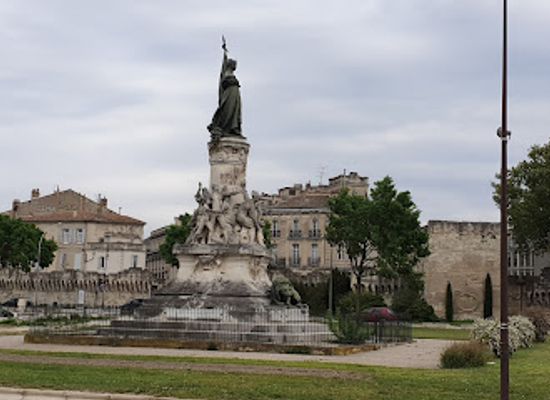france/avignon/avignon-old-town/landmark/monument-du-comtat