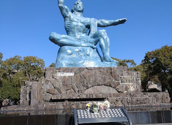 japan/nagasaki/landmark/peace-statue