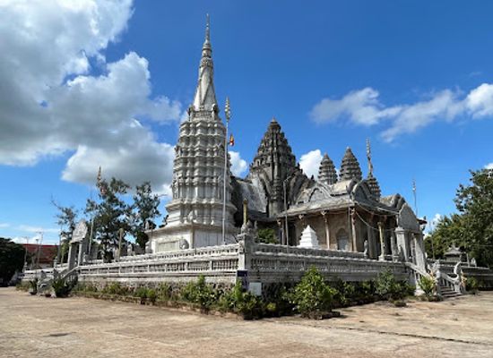 cambodia/tbong-khmum/landmark/phnom-bros-library