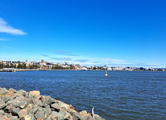 australia/sydney-basin/landmark/newcastle-harbour