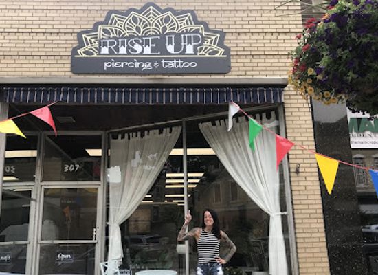 wisconsin/racine/landmark/rise-up-piercing-and-tattoo