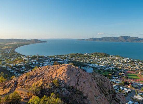 australia/far-north-queensland/landmark/castle-hill-lookout