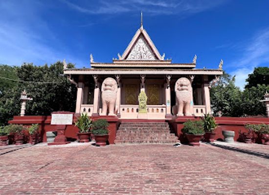cambodia/kandal/landmark/wat-phnom-daun-penh
