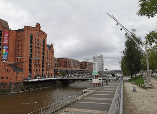 germany/hamburg/landmark/kleines-leuchtfeuer
