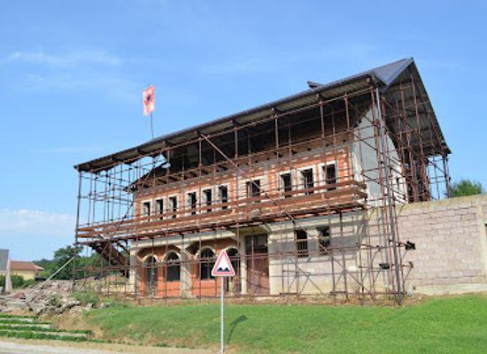 kosovo/junik-mountains/landmark/memorial-complex-adem-jashari