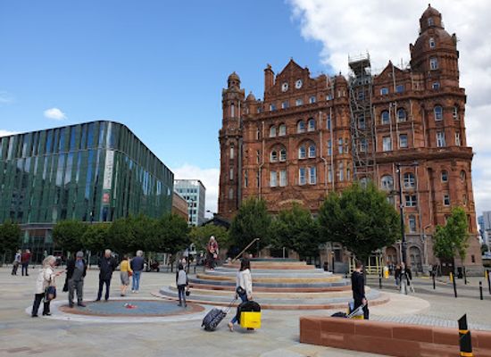 united-kingdom/manchester/landmark/peterloo-massacre-monument
