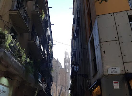 spain/barcelona/el-born/landmark/monumento-jacintos-reverentod