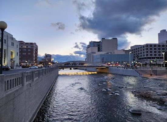 nevada/reno/riverwalk-district/landmark/raymond-l-smith-truckee-river-walk