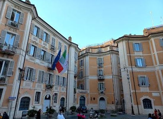 italy/rome/landmark/piazza-di-sant-ignazio