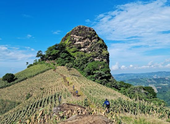 el-salvador/la-libertad/landmark/el-penon-de-comasagua