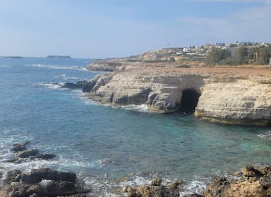 cyprus/paphos-district/landmark/catacombs