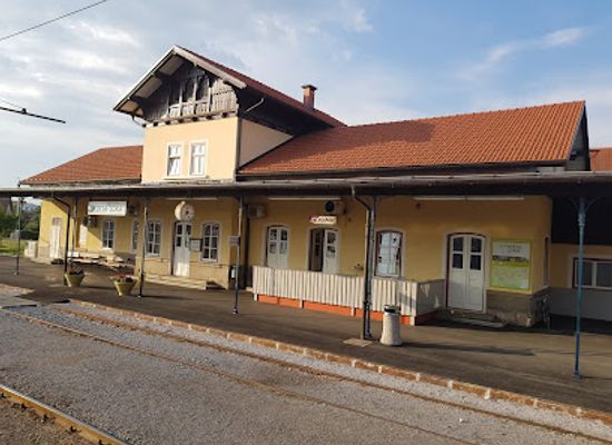 slovenia/skofja-loka/landmark/train-station-skofja-loka