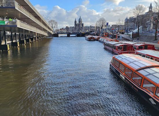 netherlands/amsterdam/de-pijp/landmark/heineken-experience