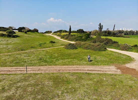 israel/hadera/landmark/hasharon-park