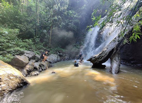 india/guwahati/landmark/thiyapani-waterfall