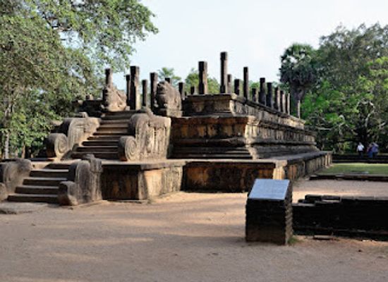 sri-lanka/polonnaruwa-district/landmark/potgul-temple