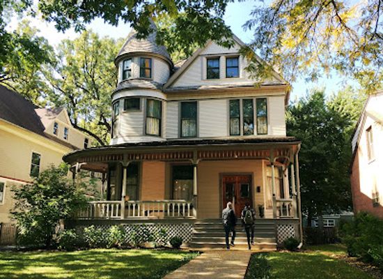 illinois/chicagoland/landmark/ernest-hemingway-birthplace-museum