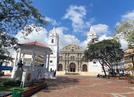 panama/gamboa/landmark/monument-of-the-flag-of-panama