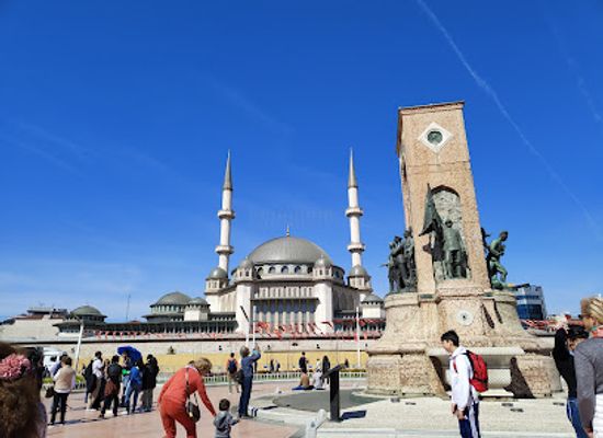 turkiye/istanbul/taksim/landmark/taksim-republic-monument