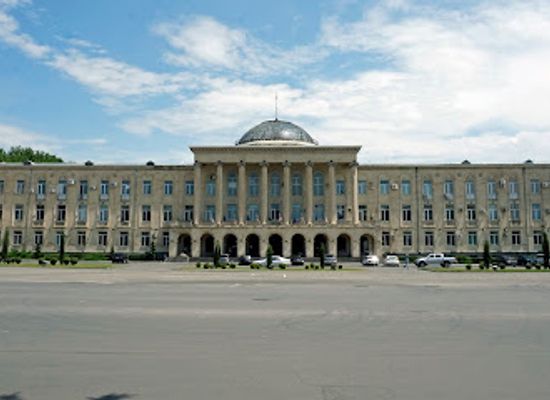 georgia/gori/landmark/stalin-square