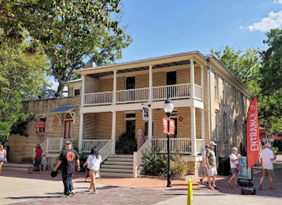 texas/new-braunfels/landmark/la-villita-historic-village