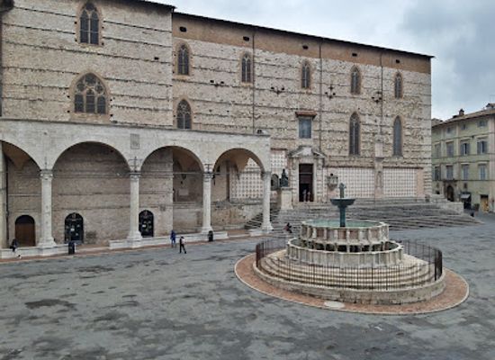 italy/perugia/landmark/hall-of-notaries