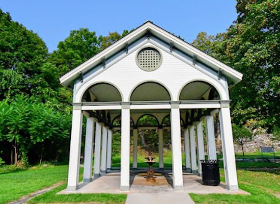 new-york/saratoga-springs/landmark/high-rock-park