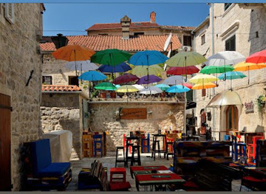 montenegro/kotor/landmark/karampana-caffe-bar