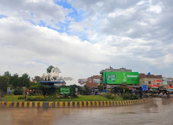 pakistan/punjab/landmark/chowk-churhatta